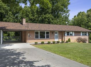 1410 Ridgecrest Rd, Johnson City, TN 37604