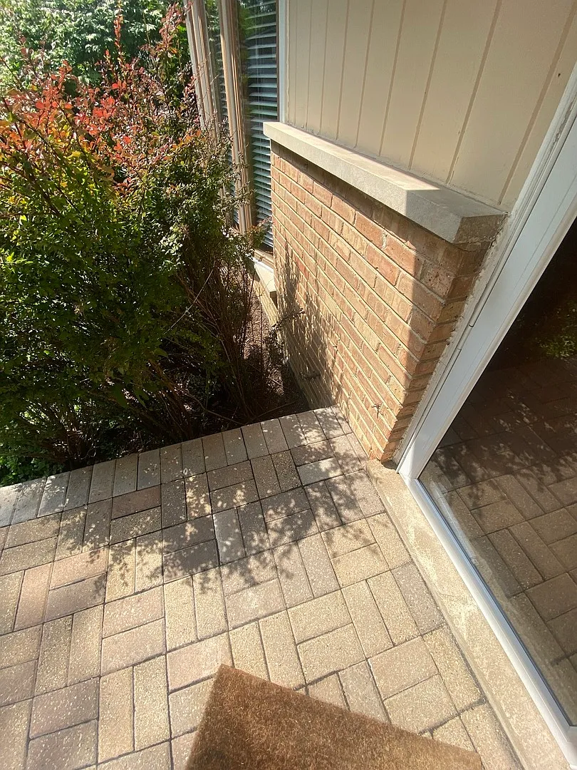 4 bed, 2.5 bath, 2000 sqft, $4,500 — Photo 4