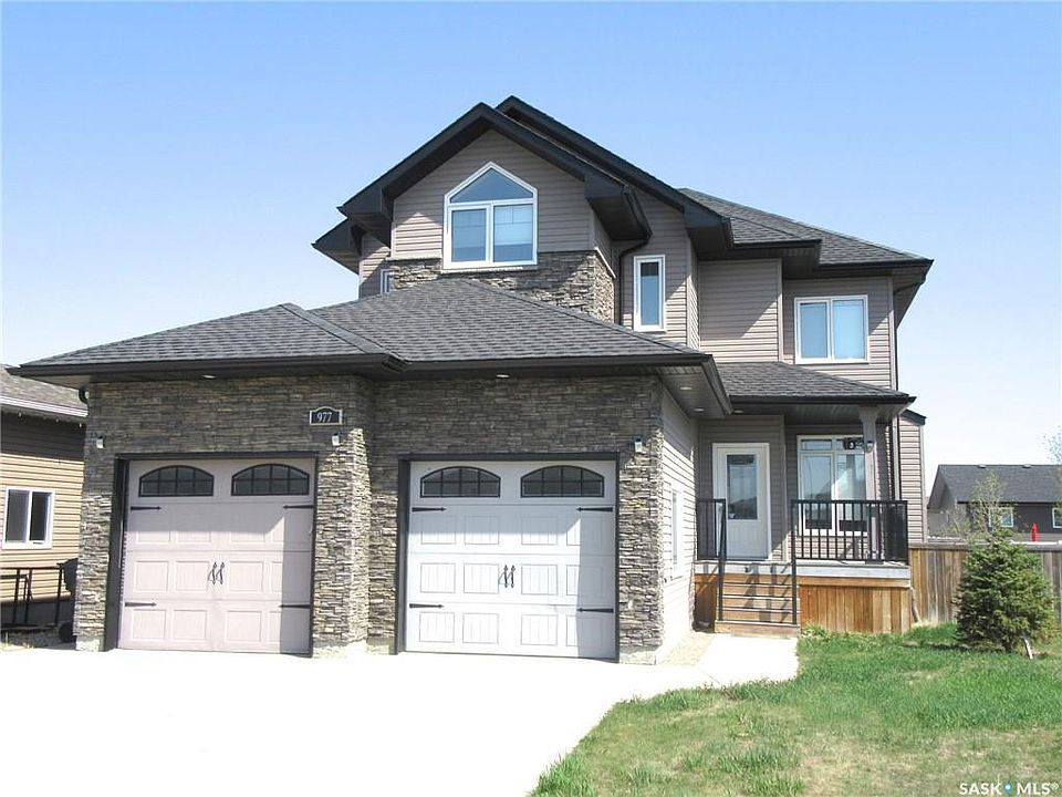 1st image of 977 Slezak Cres