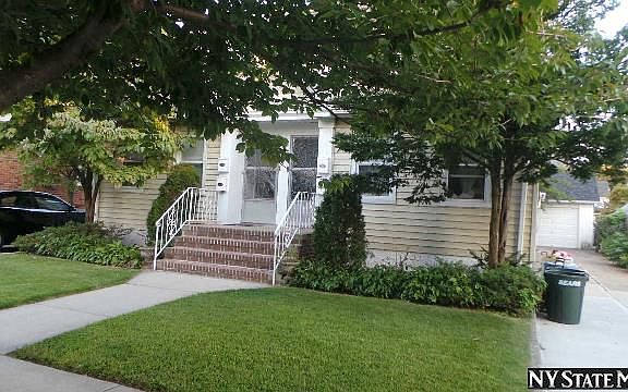 2nd image of 22220 93rd Ave