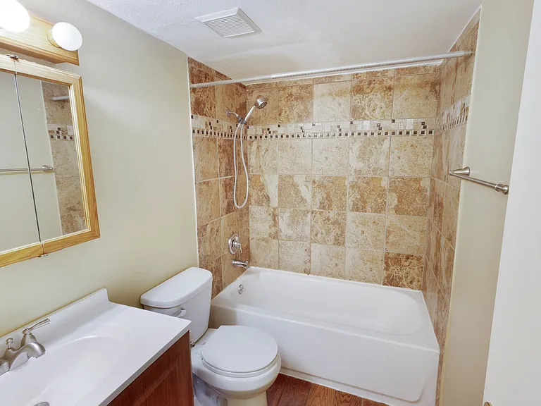 1705 Heatheridge Rd #G202 — Photo 11