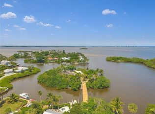 142 S Sewalls Point Rd, Sewalls Pt, FL 34996