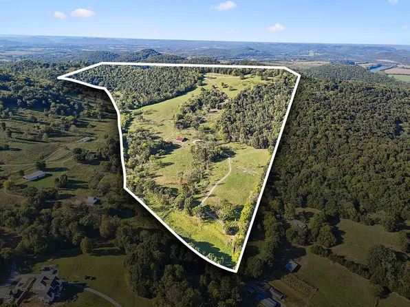 62 Badger Ln, Carthage, TN 37030
