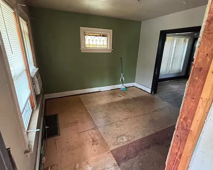 4510 Fairview St — Photo 8