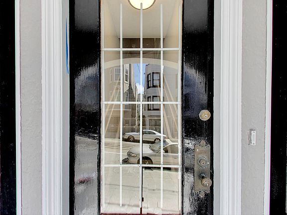 3rd image of 950 Jackson St