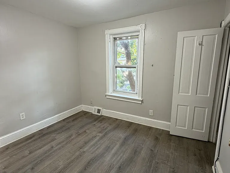 106 Home Ave — Photo 7