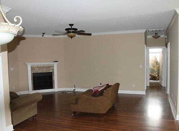 4th image of 3620 City Dr