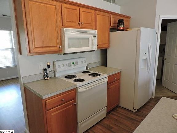 3rd image of 12 Clayton Ct