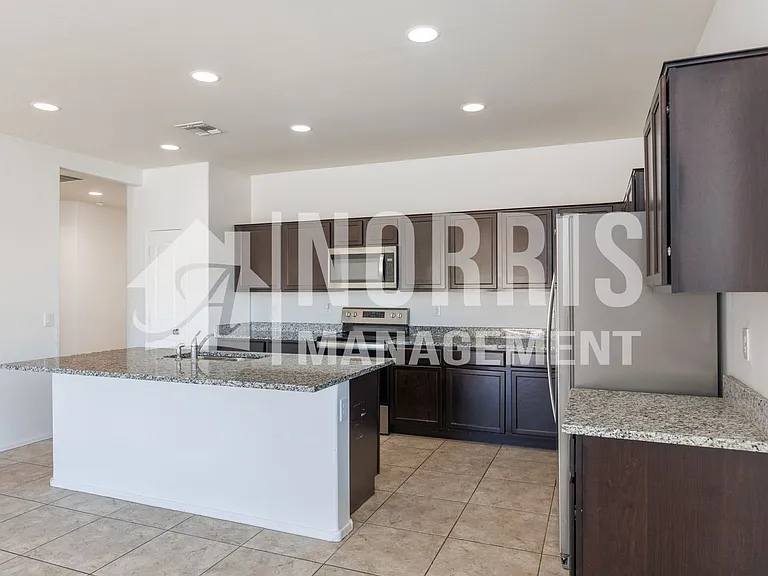 1153 E Gabrilla Dr — Photo 10