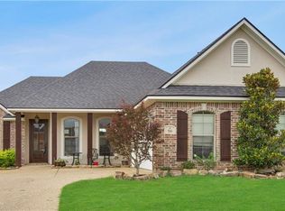 516 Half Moon Ln, Bossier City, LA 71111