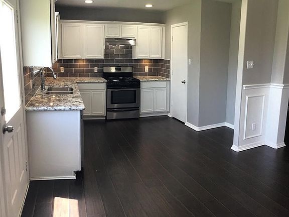 4th image of 2006 Rock Ridge Dr