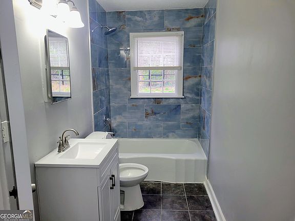 5th image of 1361 McClelland Ave
