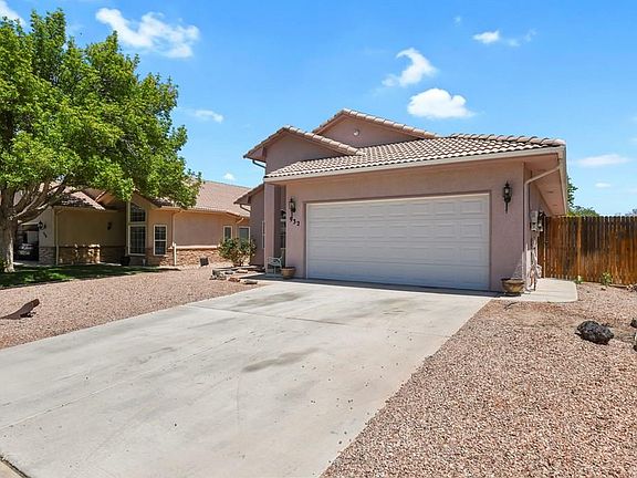3rd image of 932 Pinecrest Dr