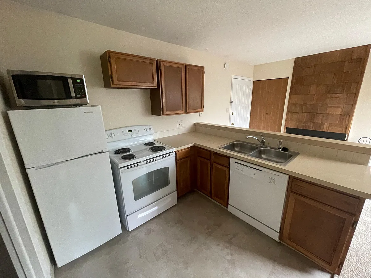 Building Photo - 1319 Alpine Ave #34
