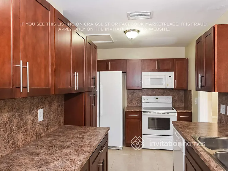3205 Chapel Hill Blvd — Photo 10