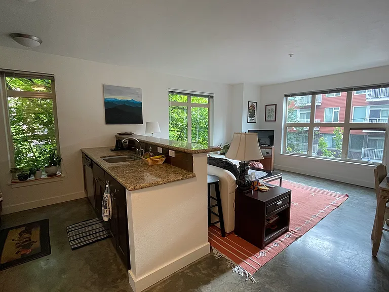 1610 Belmont Ave #210 — Photo 2