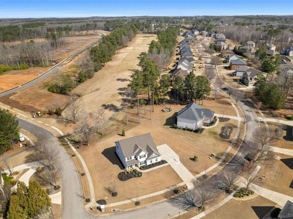 6801 Louis Dr, Locust Grove, GA 30248