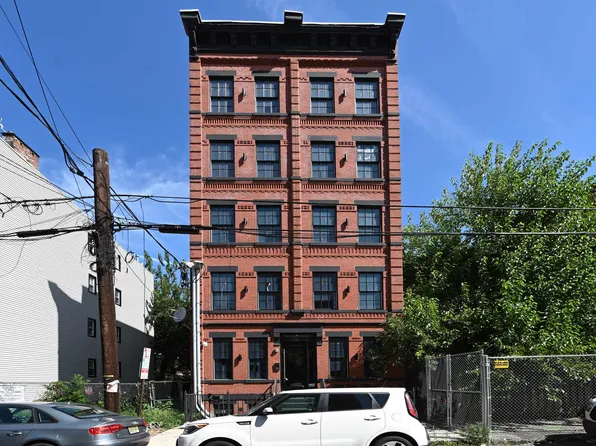 208 15th Street image 2 of 46