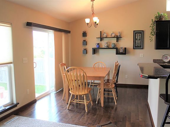 4th image of 1126 Amelia Dr