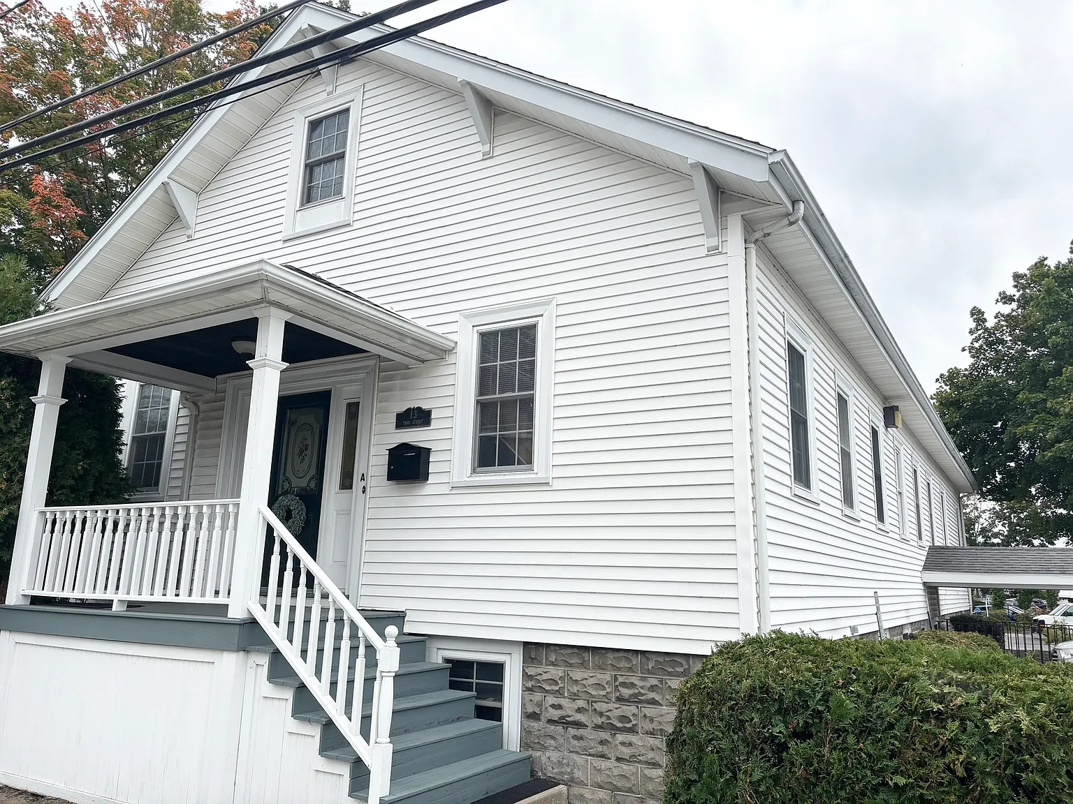 2 bed, 1.0 bath, 700 sqft, $1,895 — Photo 1