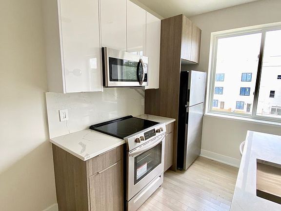 3rd image of 1518 N 8th St #8