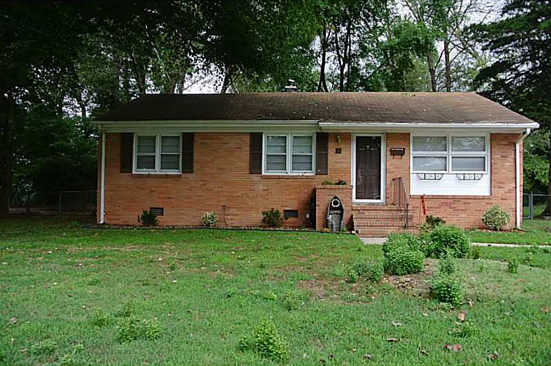 1st image of 10 Azalea Dr