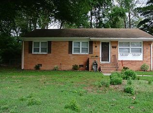 10 Azalea Dr, Newport News, VA 23602