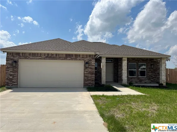 211 Andrea Ct, Victoria, TX 77904
