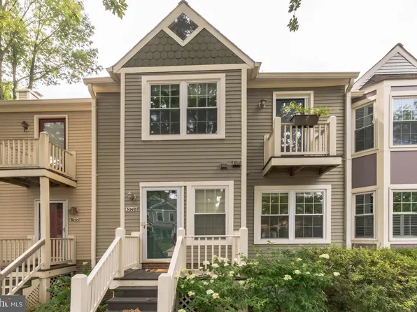 304 Locust St SE #B-13, Vienna, VA 22180