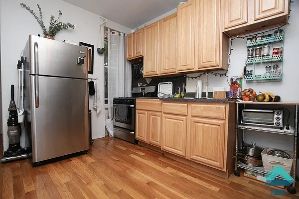 Rented by EXR | media 27