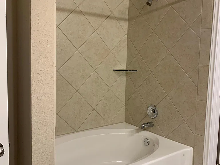 2406 Petersburg Ln — Photo 24