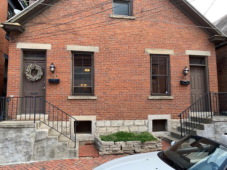 584 Pearl Street (Left Unit)
