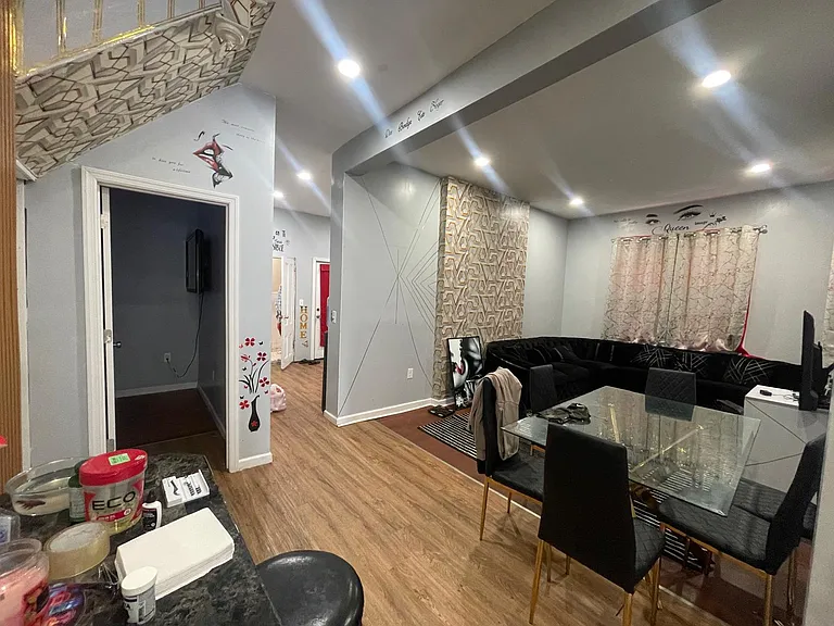 154 Autumn St #1 — Photo 9
