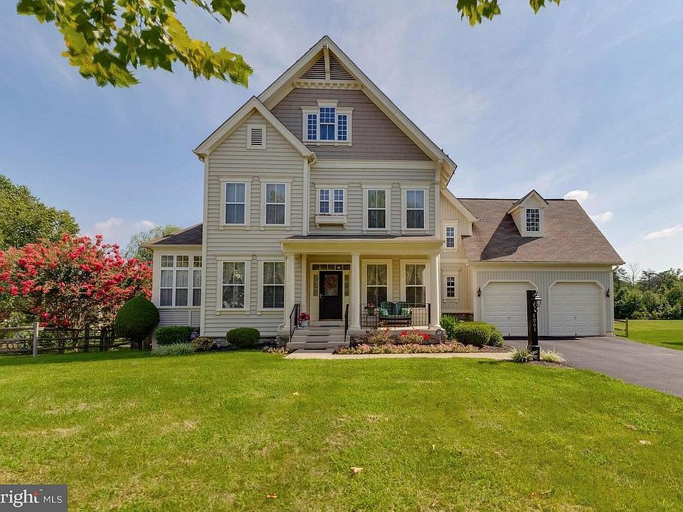 1st image of 4061 Von Neuman Cir