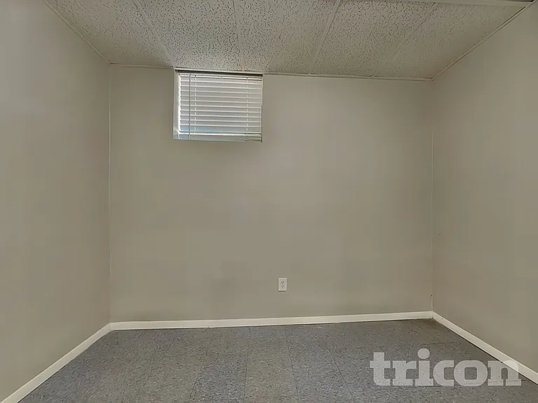 1110 Karastan Ct SW — Photo 16