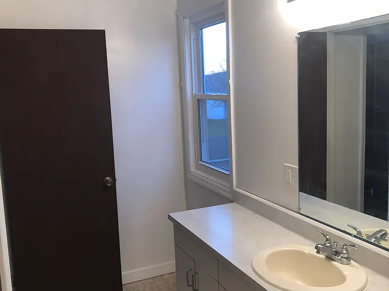 13 W Madison St — Photo 10