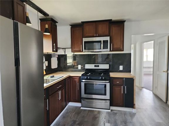 2nd image of 139-54 225th St Unit B