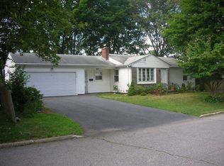 7 Circle Dr, Riverside, RI 02915
