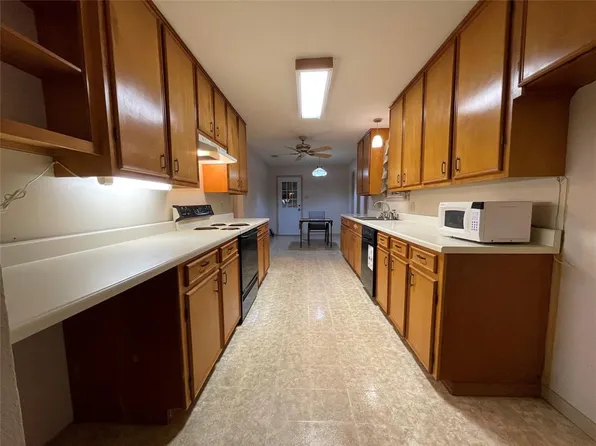 2906 Lake Forest Drive, Nacogdoches, TX 75964