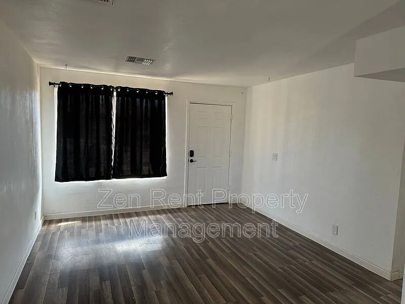 3 bed, 2.0 bath, 1290 sqft, $1,500 — Photo 2
