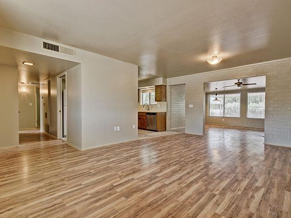 4th image of 10025 W Desert Hills Dr