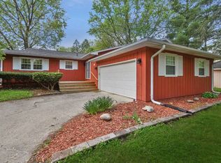 2313 Barberry Dr, Champaign, IL