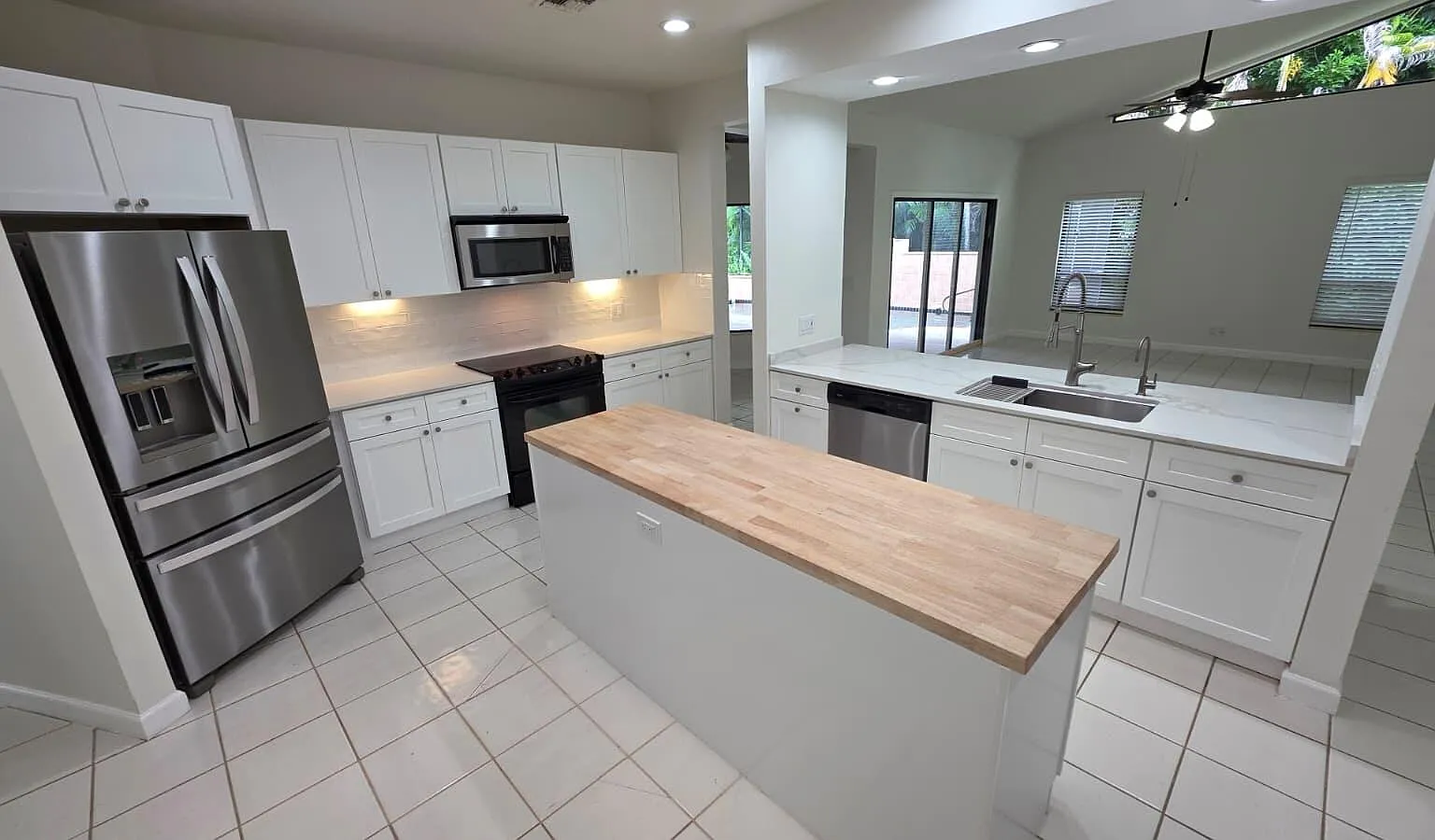 3 bed, 2.5 bath, 2751 sqft, $6,000 — Photo 3
