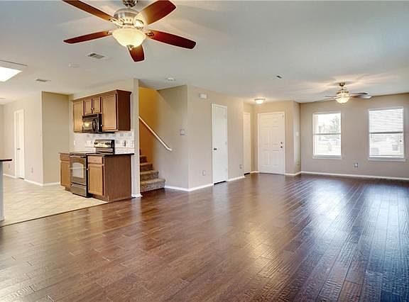 4th image of 208 Oaklawn Dr