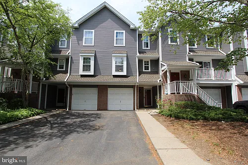 6 Halstead Pl Photo 1