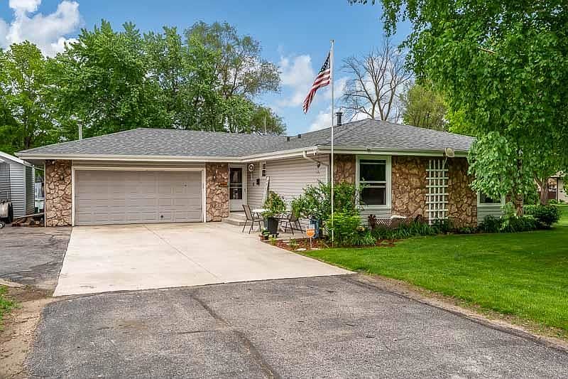 1st image of 10029 Debbie Ln