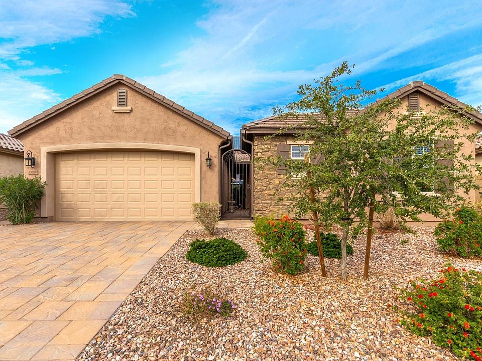 Stone & Stucco Exterior