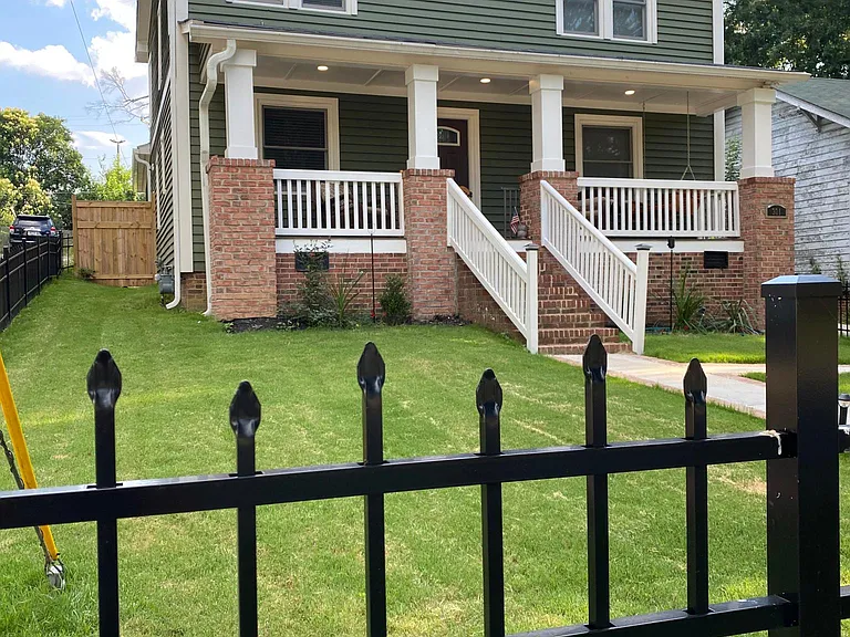 301 W Kingston Ave — Photo 1