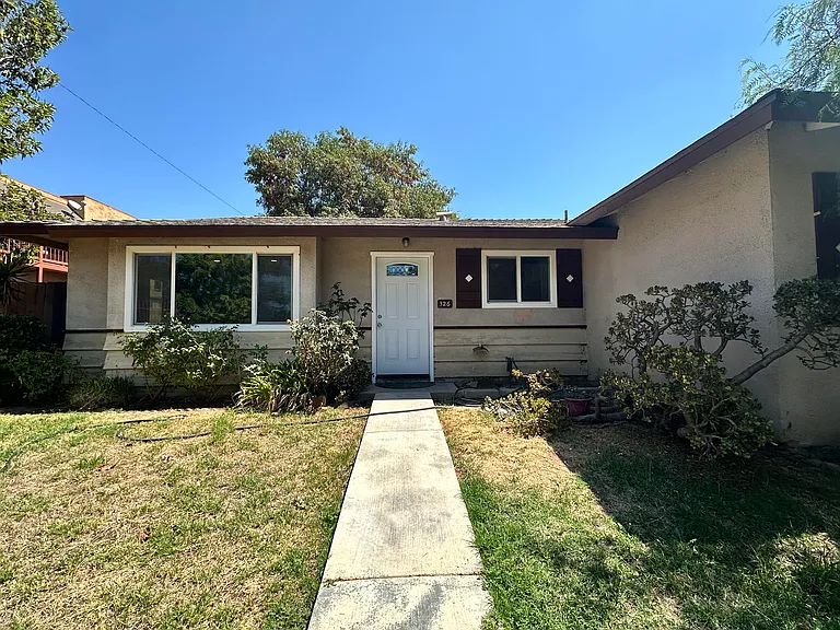 126 S Maimone Ave — Photo 2