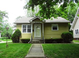 509 E Bradshaw St, Dixon, IL 61021